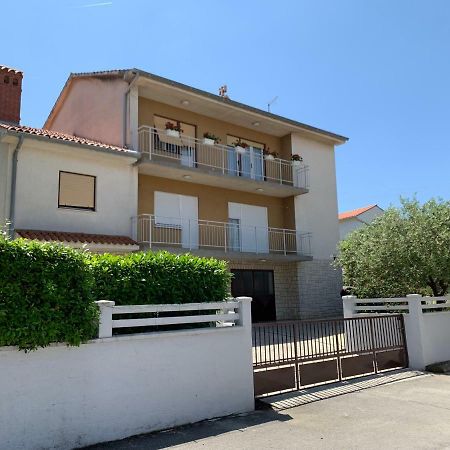 Apartment Bilic Пула Екстериор снимка